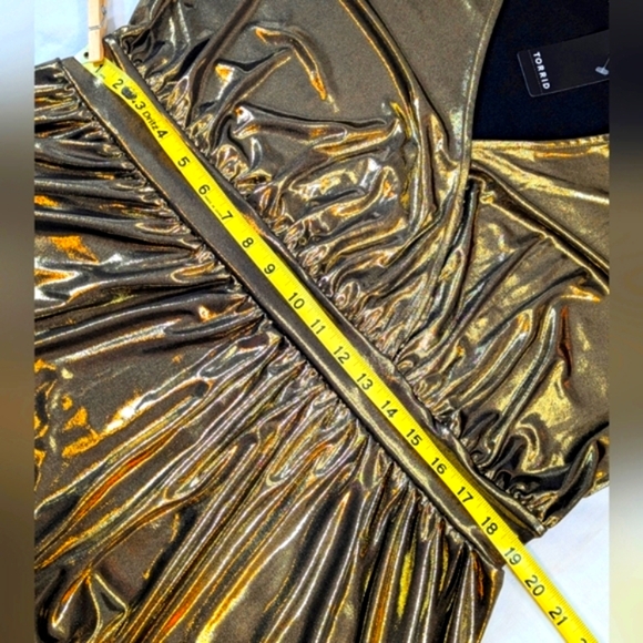 🆕 Torrid Liquid Shine Peplum Top (Torrid 2) - Picture 6 of 16